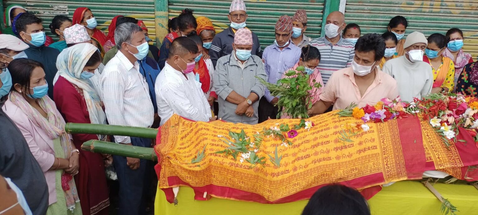 सुर्खेती समाजसेवी ओम प्रकाशको अन्तिम संस्कार हुँदै