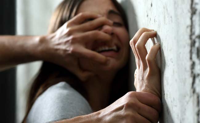 मर्निङवाकमा निस्केकी किशोरी बलात्कृत